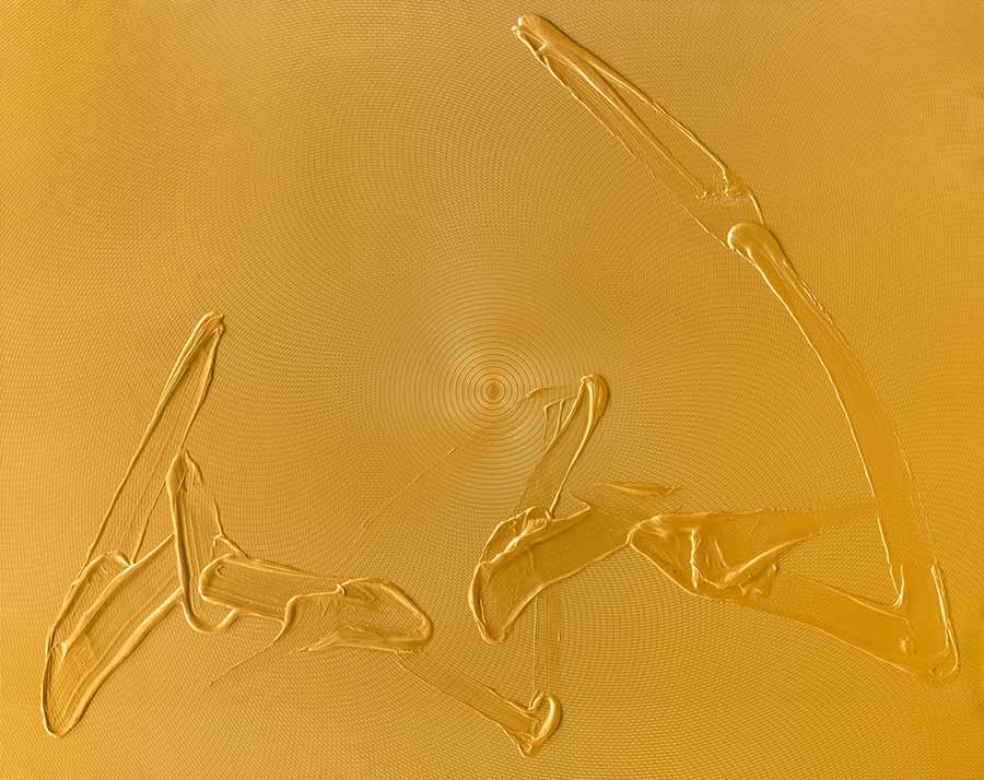 Tian wei, Gold, 2017. Iridescent acrylic on canvas, 174 x 220 cm. 