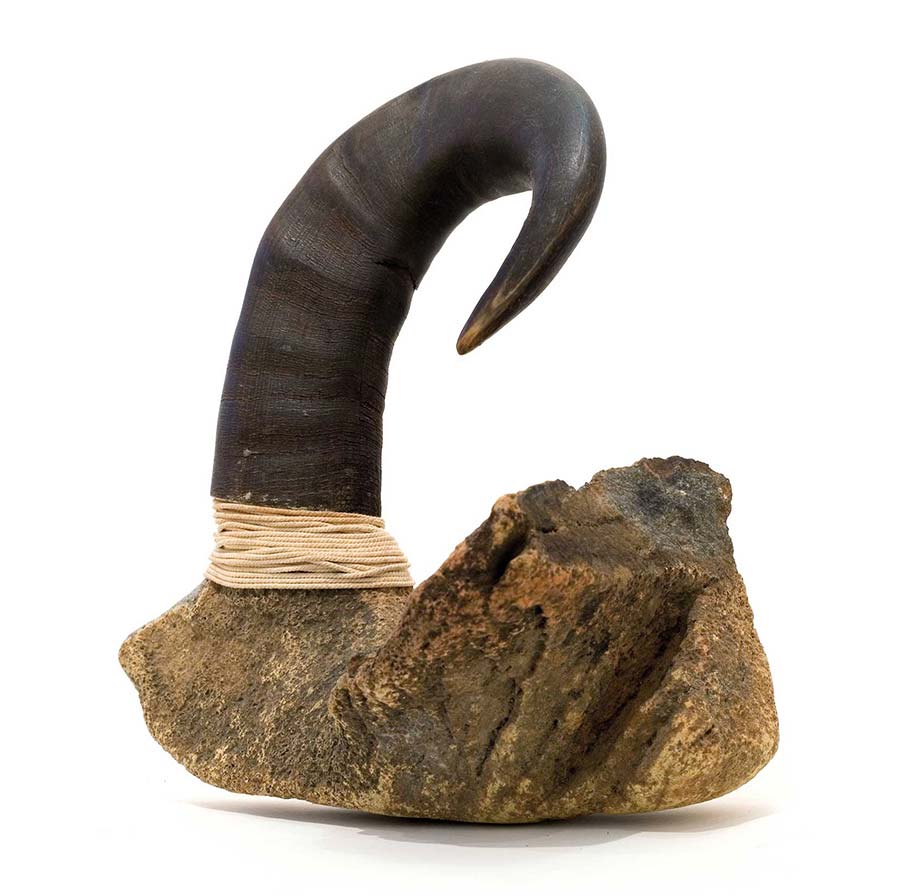 Tapfuma Gutsa, The Cypher, 2002. Water Buffalo, Horn and Granite, 107 x 31 x 30 cm. 